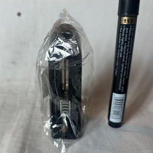 Cargador de Pilas Universal Negro - imagen 2
