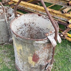Tacho de Obra Metálico Mediano con Asa - imagen 3