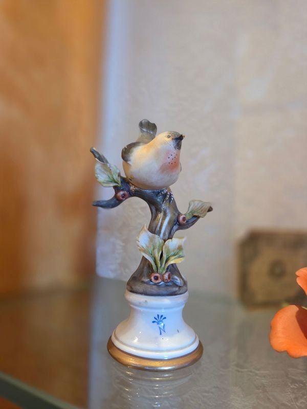 Figuritas de porcelana Capodimonte y flores en un conjunto hermoso - imagen 2
