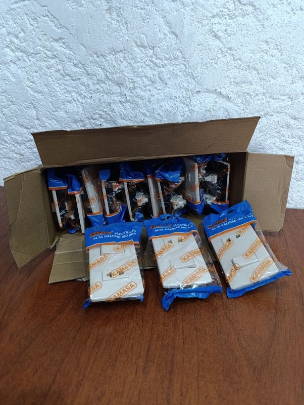 Lote anterior: Paquetes de velas y cajas para almacenamiento