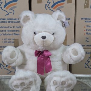 Oso de Peluche Blanco Grande "Playful Plush" con Lazo Rosa - imagen 3