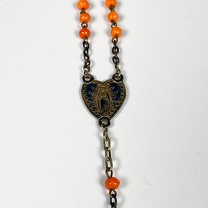 Rosario de Plata y Coral con Dije de la Virgen y Crucifijo - imagen 4
