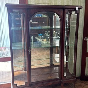 Vitrina Antigua de Roble con Vidrios Biselados y Espejo - imagen 1
