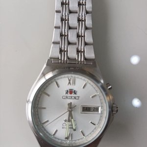 Reloj Orient Automático Acero Inoxidable Esfera Plateada - imagen 2