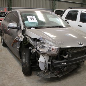 Lote anterior: Kia Rio Gris Sedán con Daños Frontales