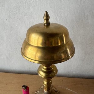 Lámpara de Mesa Metálica Dorada Estilo Clásico - imagen 2