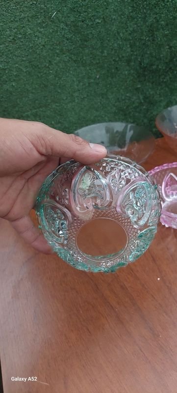 Objetos de vidrio y cerámica: una colección diversa - imagen 9