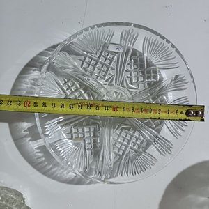 Tres piezas de cristal tallado: bombonera, plato divisor y cuenco - imagen 6