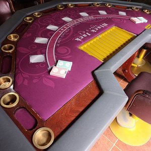 Mesa de Juego para Blackjack con Posavasos y Apoyapiés - imagen 3