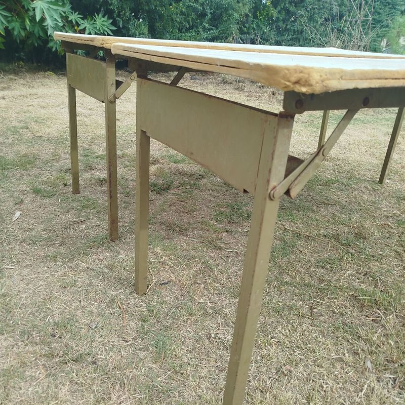 Mesas para eventos con estructura plegable en hierro - imagen 3