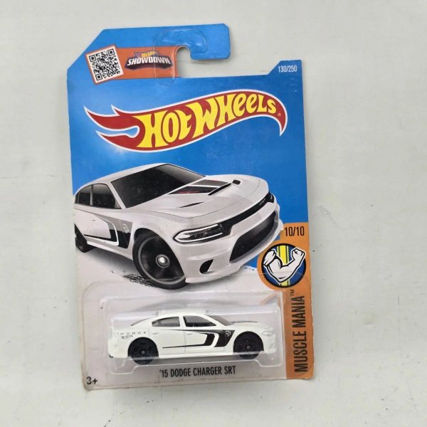 Hot Wheels Dodge Charger SRT Blanco 2015