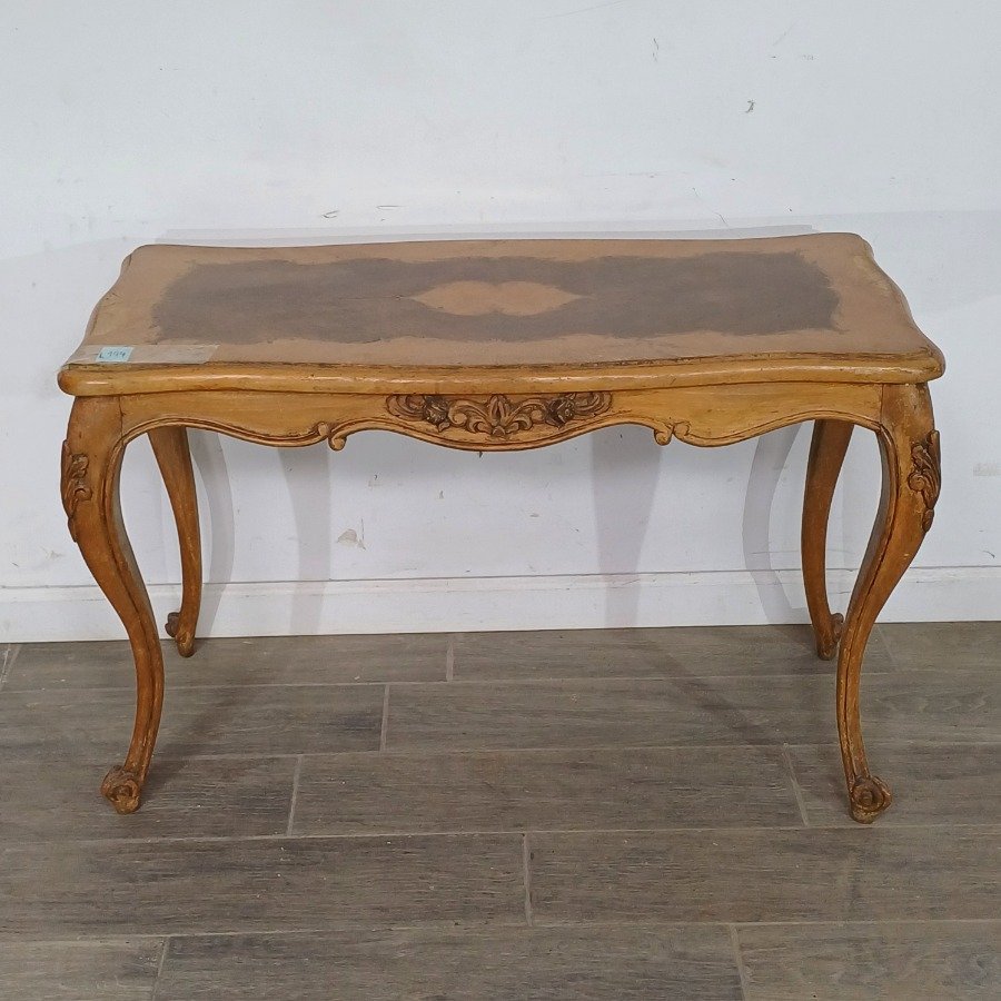 Lote anterior: Mesa ratona estilo Francesa de madera maciza con presencia de Polilla