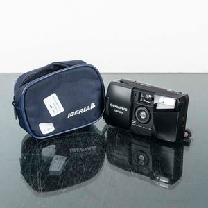 Lote anterior: Cámara Olympus Trip 301 con Funda Iberia