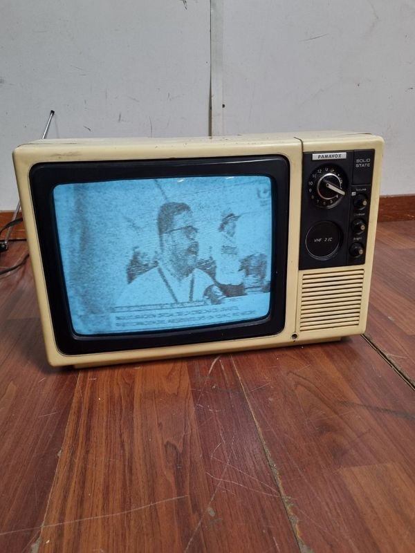 TV Analógica Panavox de 42×29×27 en buen estado
