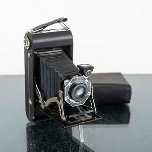 Lote anterior: Cámara Fotográfica Antigua Kodak con Estuche
