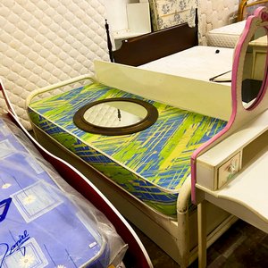 Lote siguiente: Cama Infantil con Tocador y Espejo