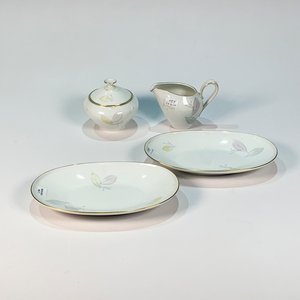 Lote siguiente: Conjunto Porcelana Bavaria "Grazie" - Lechera, Azucarero y 2 Paneras Ovales