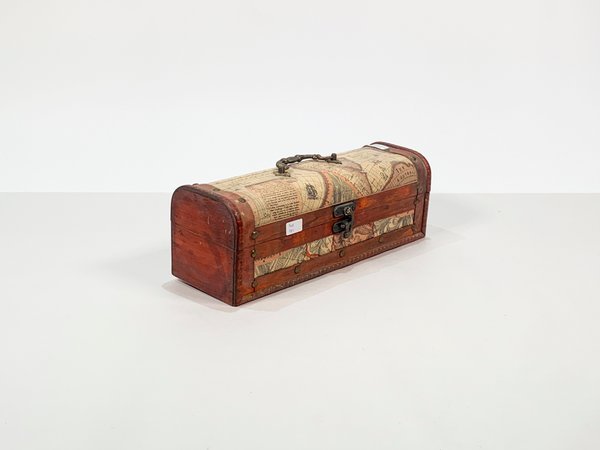 Lote anterior: Caja porta botella con tapa abatible y decoración mapamundi