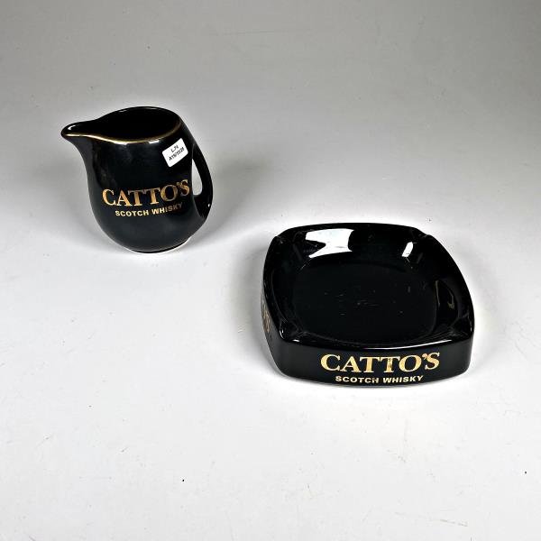 Jarra y Cenicero de Loza Inglesa "Catto's Scotch Whisky"