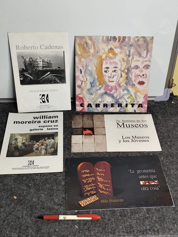 Lote de Folletos y Catálogos de Museos y Exposiciones de Arte