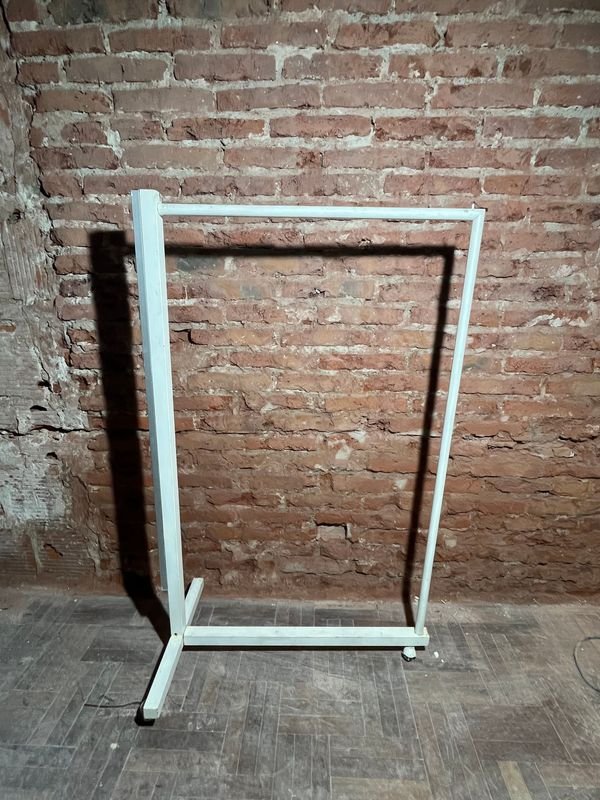 Perchero Estructura de Hierro con Ruedas