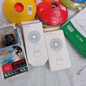 Seis piezas: cámara de acción, 2 ventiladores, 2 juegos de conos para entrenamiento y aplique de techo led. - imagen 6