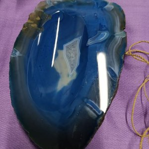 Lote Variado: Collares, Prendedores, Cuadros y Ceniceros de Piedra Natural - imagen 4