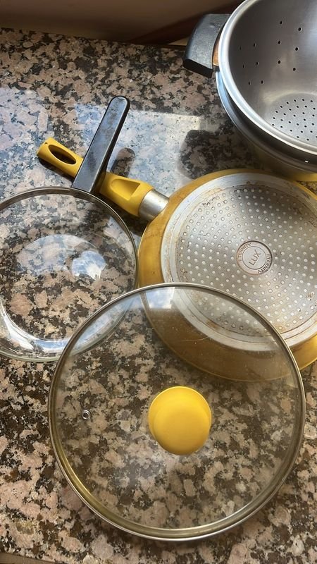 Sartén y accesorios de cocina en buen estado - imagen 6