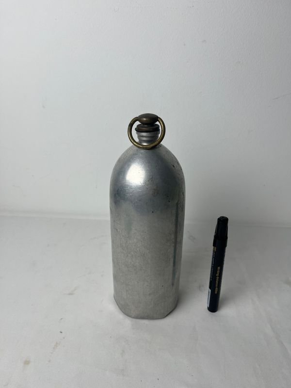 Porron de aluminio para beber - imagen 3