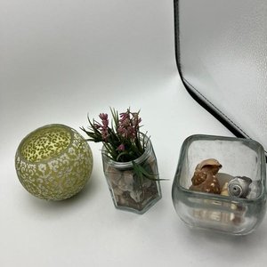 Lote de objetos decorativos tres artículos de bazar y decoración de mesa - imagen 2