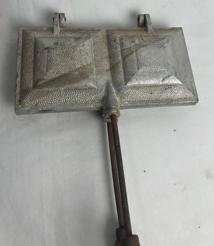 Lote siguiente: Sandwichera de Metal con Tongs y Tray