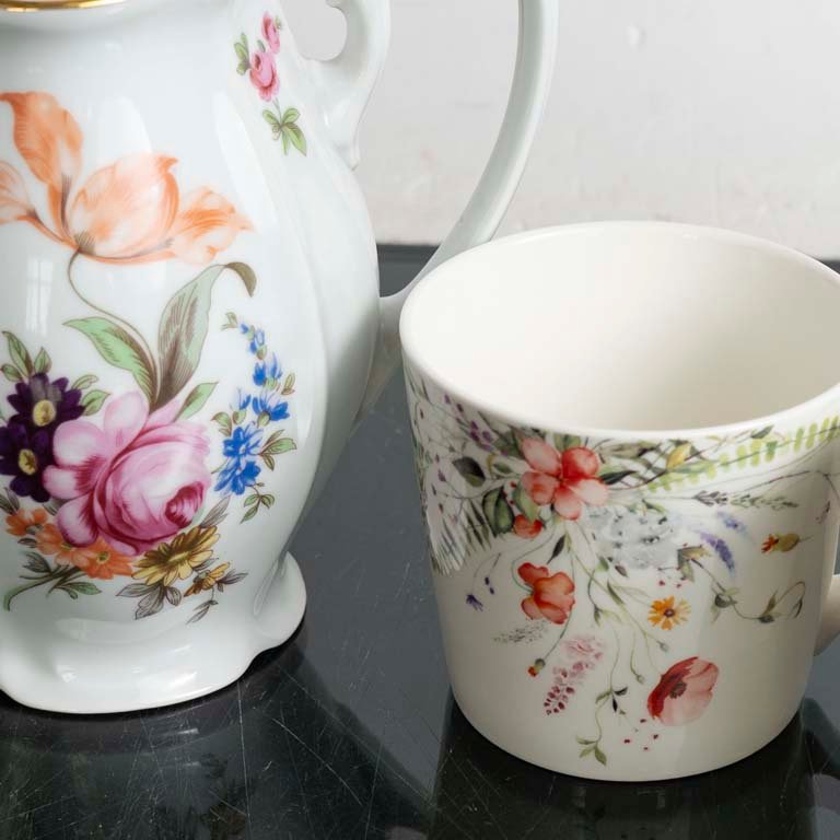 Cafetera y tazas de loza bohemio checoslovaca - imagen 2