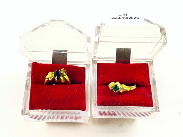 Dos Anillos Dorados con Piedras Talla Marquise y Cuadrada - imagen 1