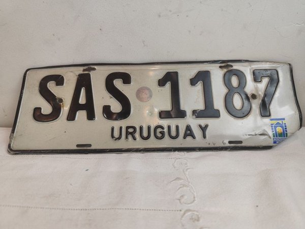 Lote siguiente: Placa de matrícula de Montevideo, Uruguay