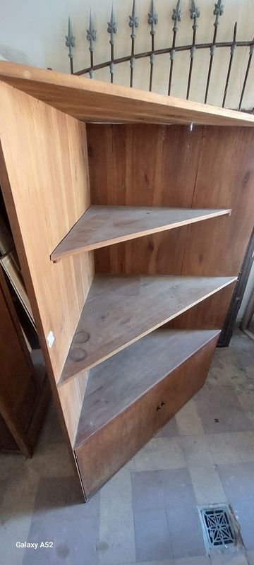 Mueble esquinero en madera de excelente calidad - imagen 3