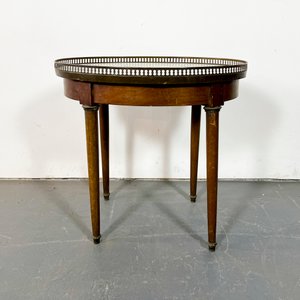 Lote anterior: Mesa Francesa Oval de Sala con Tapa de Mármol y Barandilla de Bronce