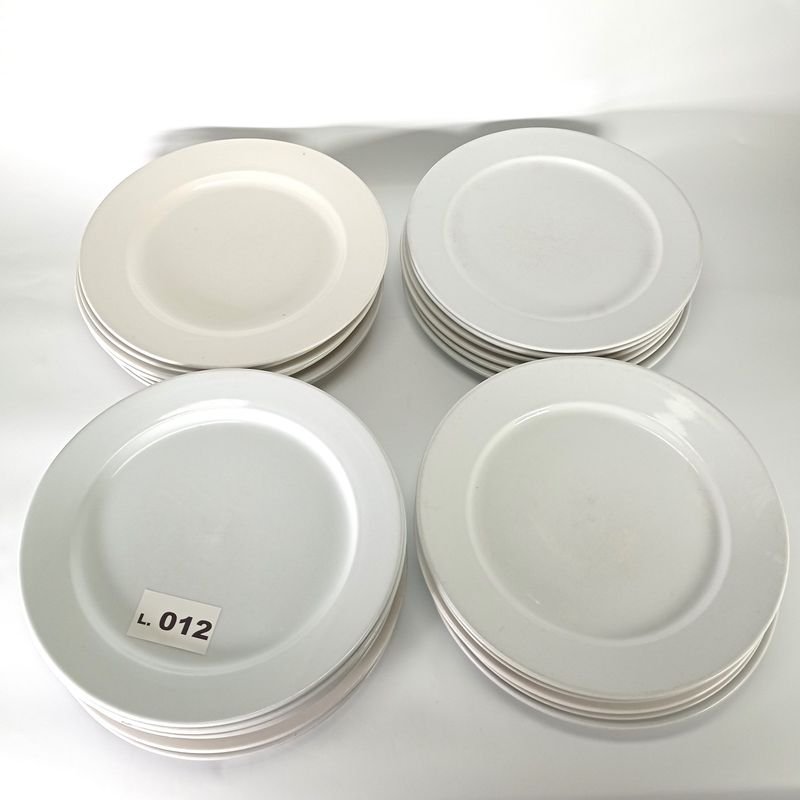 Platos blancos de porcelana en excelente estado - imagen 2