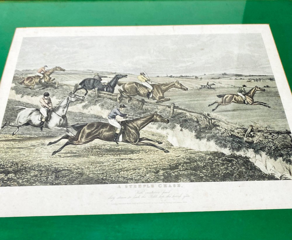 Cuatro cuadros distintos de caballos y personas en un campo - imagen 2