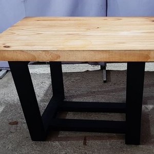 Lote siguiente: Mesa Ratona Moderna Hierro y Madera Natural