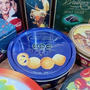 Lote de Latas de Galletitas Coleccionables: Coca Cola, Walkers y Más - imagen 6