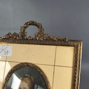 Par de Miniaturas Pintadas a Mano y Firmadas con Marcos de Bronce Estilo Francés - imagen 7