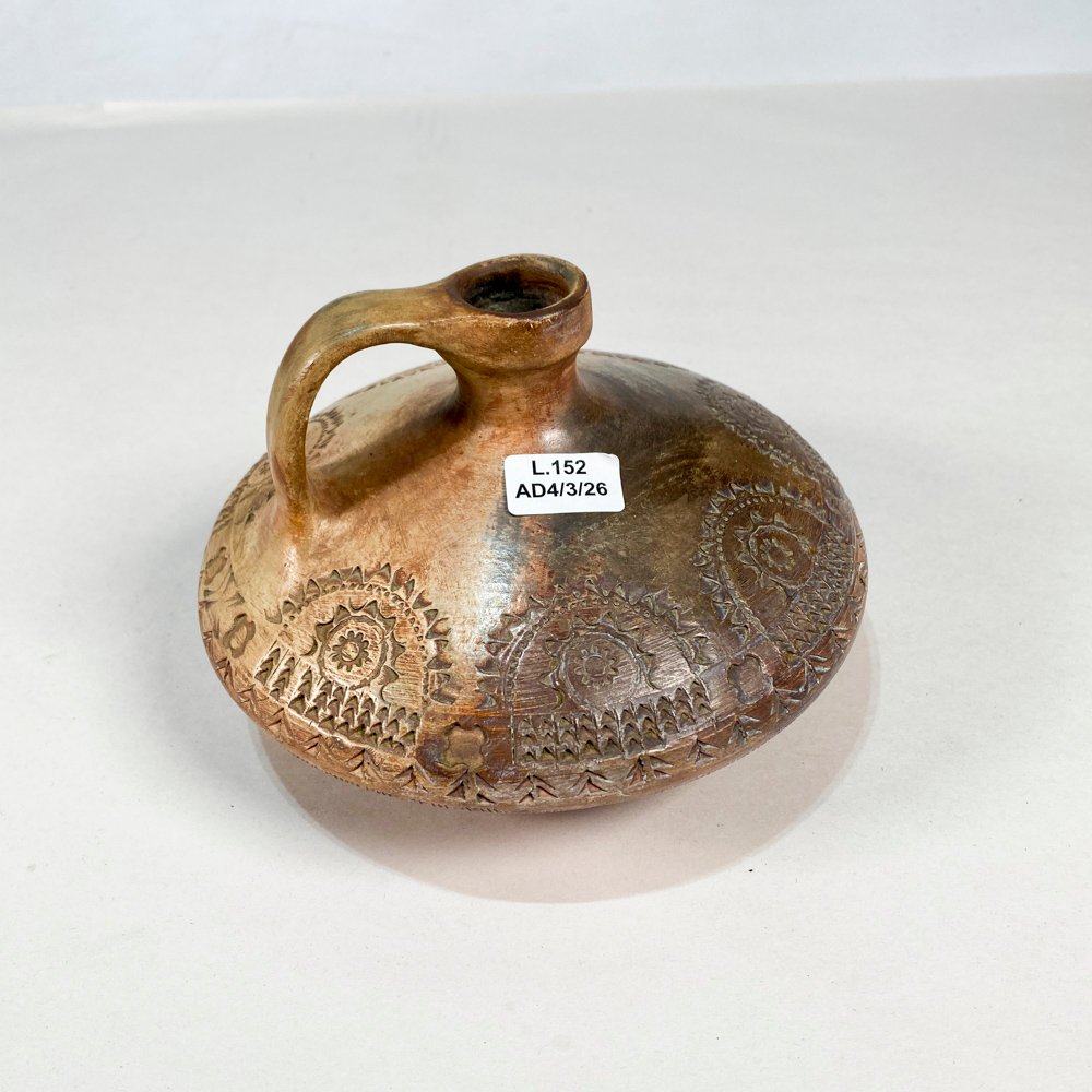 Lote anterior: Vaso de cerámica artesanal marrón
