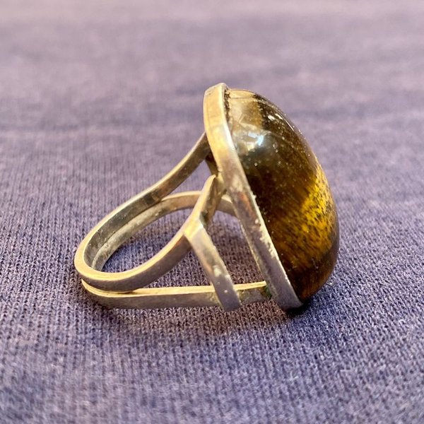 Anillo de diseño en plata con piedra marrón - imagen 1