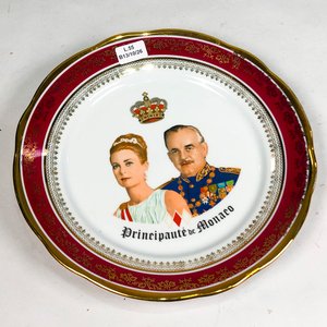 Plato de Porcelana Francesa Principado de Mónaco con Guarda Roja y Guirnaldas - imagen 2