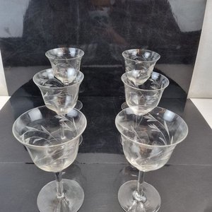 Juego de 6 Copas Antiguas de Vidrio Grabado con Diseño Floral - imagen 2