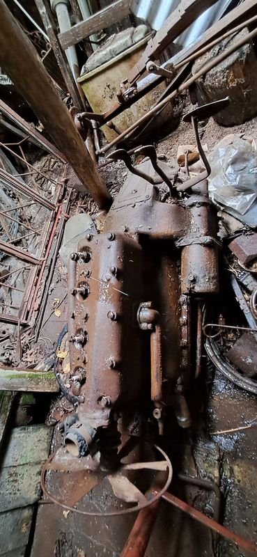 Motor de Ford T en mal estado - imagen 1