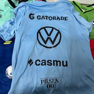 Lote de 9 Camisetas de Fútbol Varias, Incluye Uruguay Talle M - imagen 3