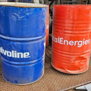 Lote siguiente: Lote: 2 tanques chapa 200 litros