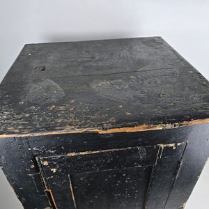 Mueble Antiguo de Pino Blanco Pintado Negro - imagen 8
