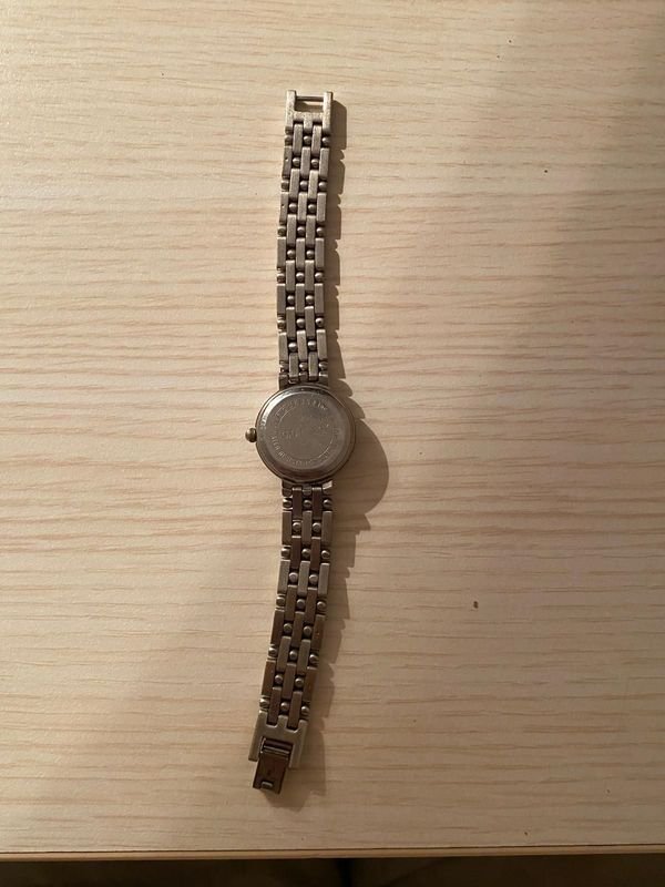 Reloj Fendi original con accesorios - imagen 4